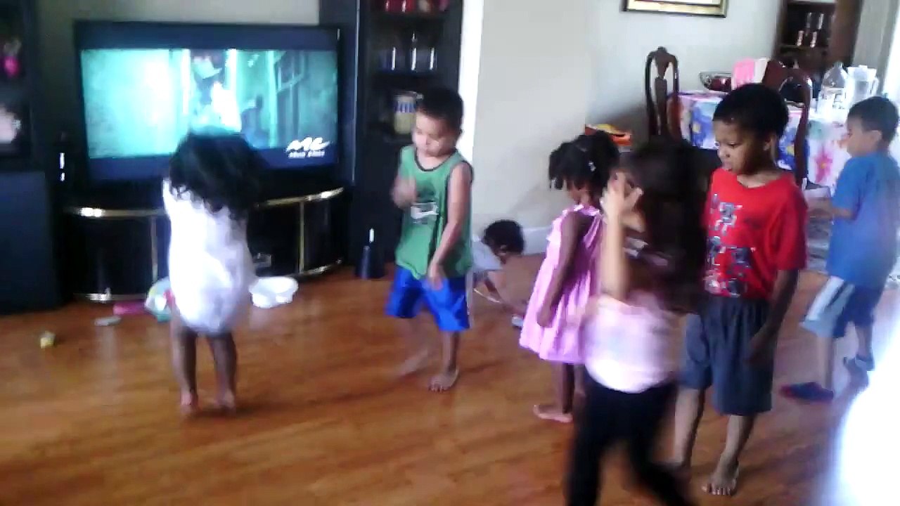 Kids dancing