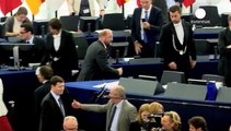 Juncker defiende en la Eurocámara cuotas obligatorias