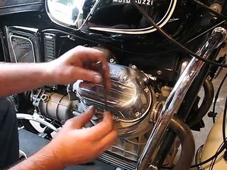 Moto Guzzi 850 valve adjust.AVI