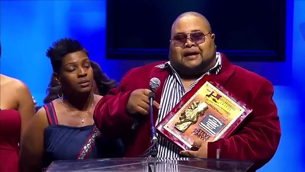 STEVE HARVEY HIS VOICE DONT MATCH HIS BODY