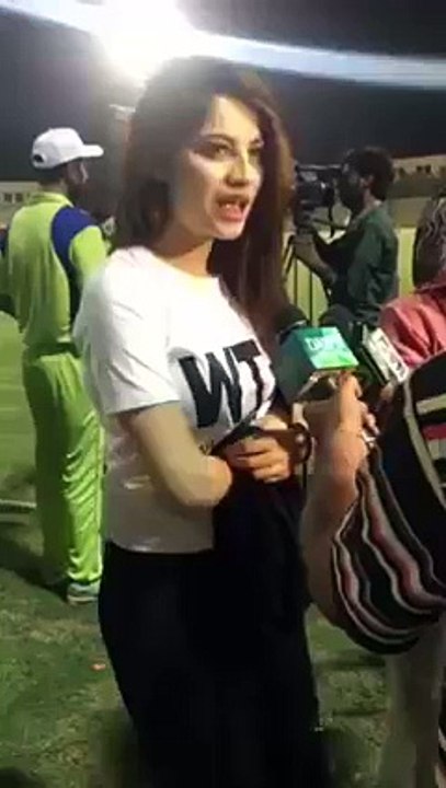 نیلم منیر انٹر ویو دیتے ھوئے