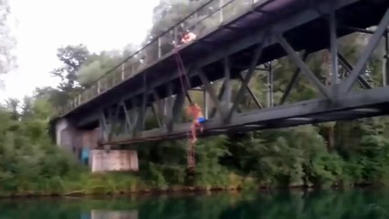 FAIL : faire de la balançoire sur un pont