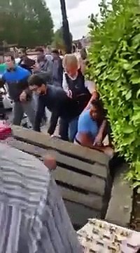 Un braqueur en scooter arrêté par des passants