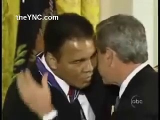 Мухаммед Али опозорил Буша.flv