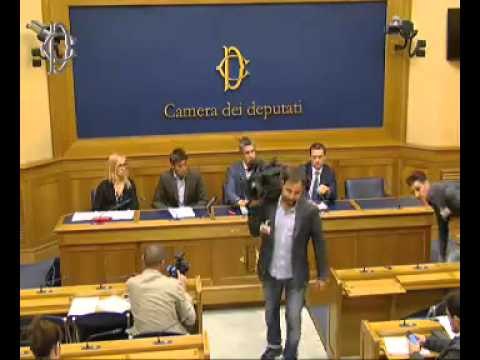 Roma - Scuola - Conferenza stampa di Simone Valente (08.09.15)