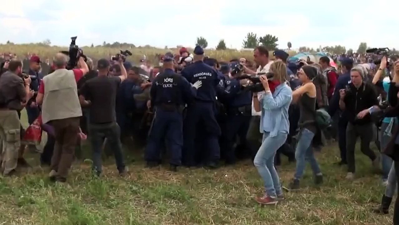 journaliste hongroise frappe des migrants