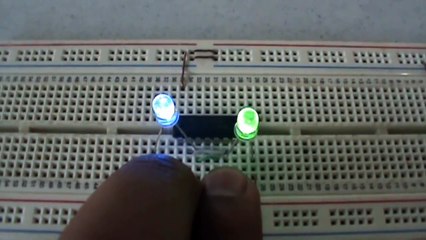 TIMER 555 Y FLIP FLOPS.flv