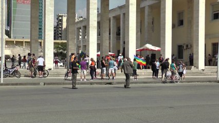 Lutja e Paqes, LGBT: Na lini ne flamurin shumëngjyrësh të aktivitetit