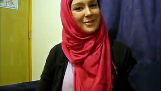 fille européenne rejette foto modèle et a choisie l'islam