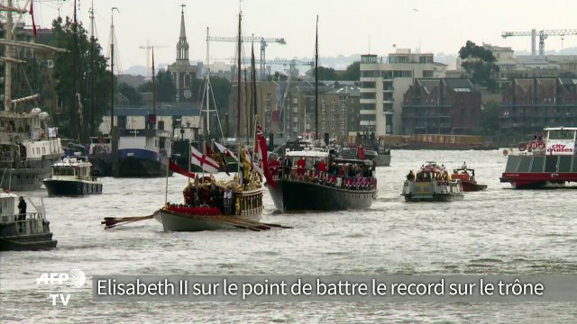 Londres: le règne d'Elizabeth II célébré sur la Tamise