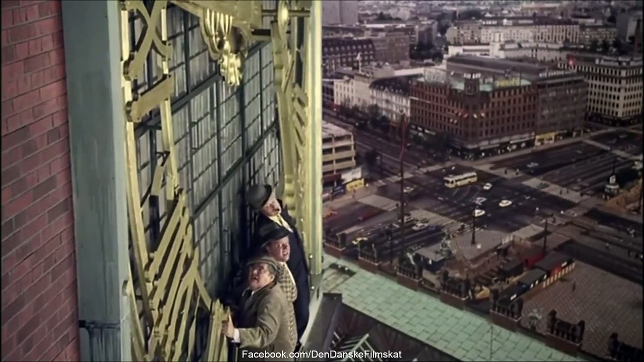 Olsen-banden går i krig (1978) - Rådhusuret