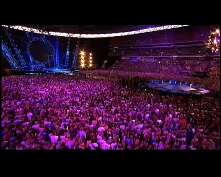 Take That - The Circus Live - What Is Love (14/22)