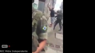 Abordagem de soldado do Exército a morador do Complexo da Maré,gera debate entre internautas