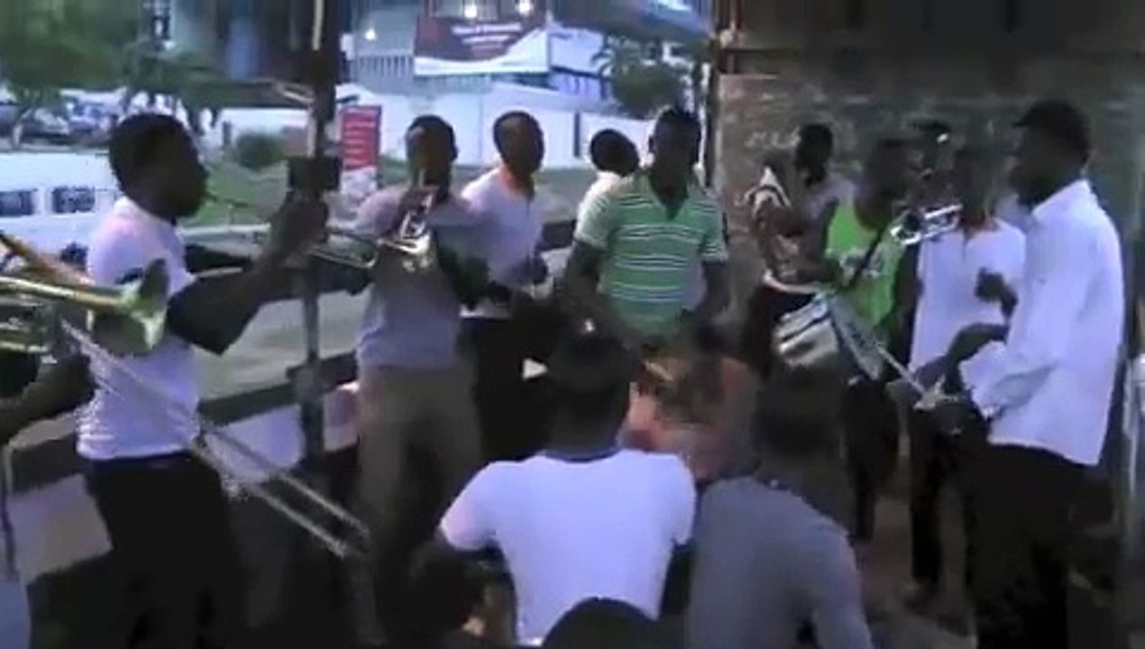 Mencheers Brass Band