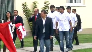 Declaraciones de Ollanta Humala saludando y felicitando a la Selección Peruana de Fútbol