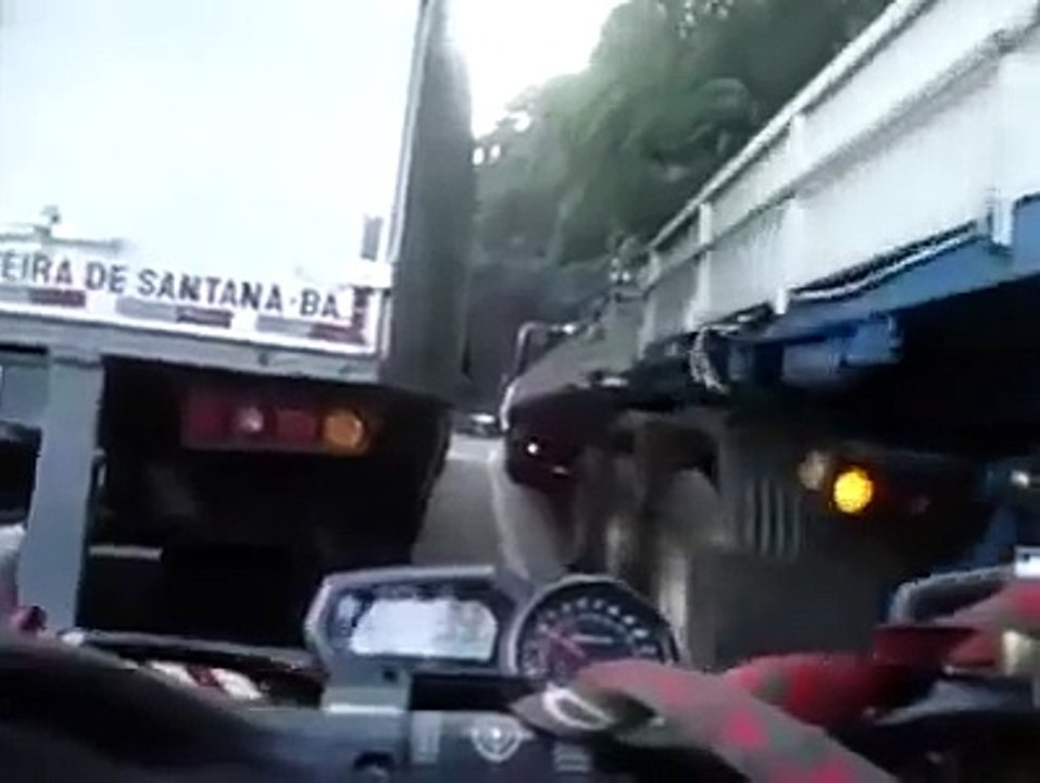 Perfect Motorcycle Driving - Perfect handling and timing - Crazy