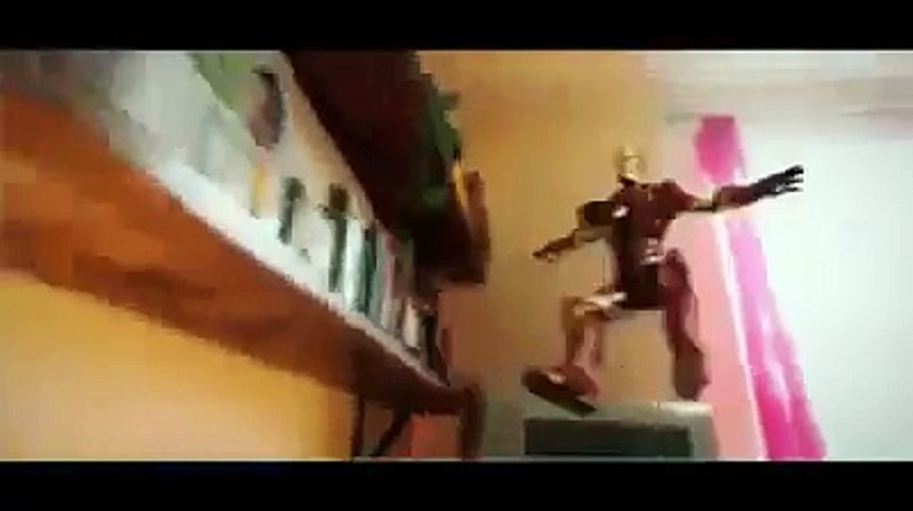 Bruce Lee Vs Iron Man