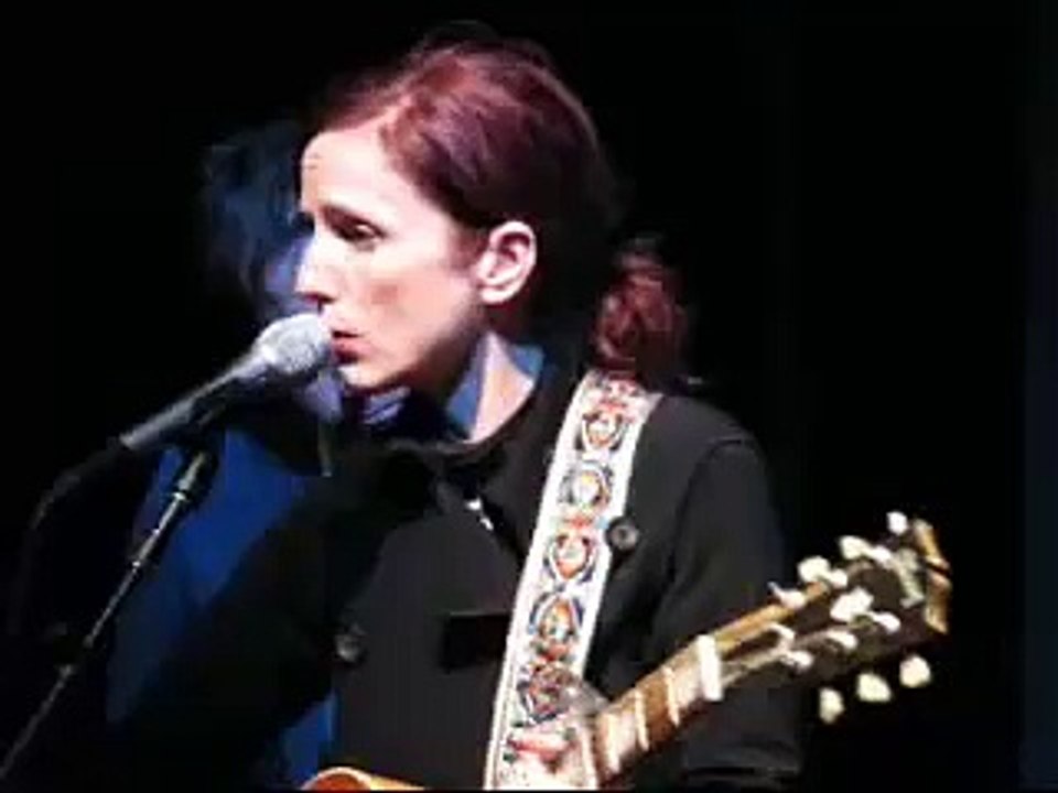 Patty Griffin performs Up To The Mountain