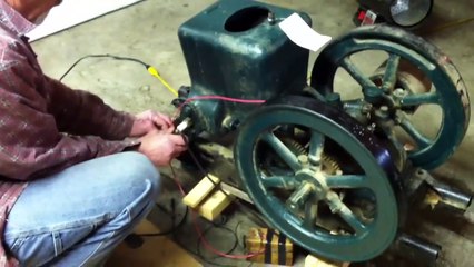 Waking up a 1915 Fairbanks Morse "Headless Z"