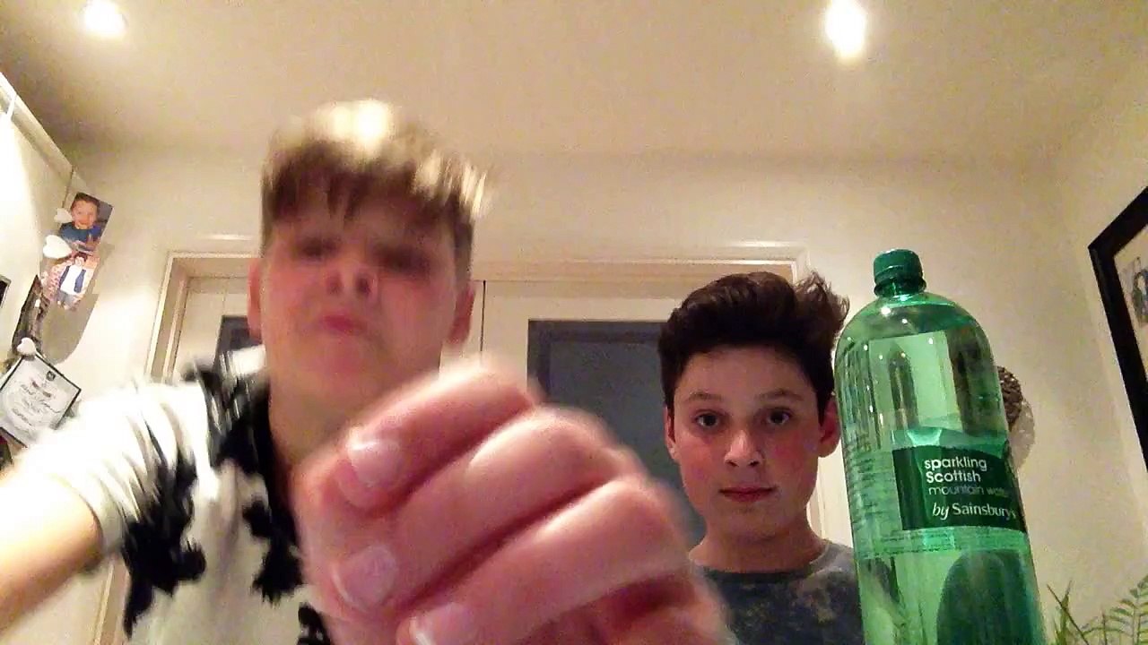 Sparkling water and bananas challenge