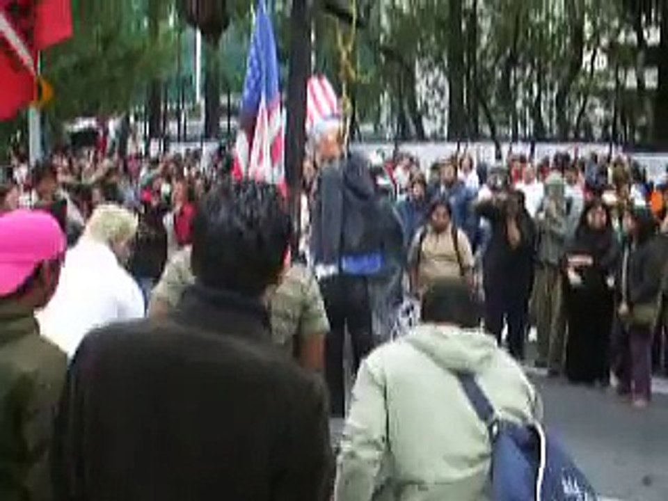 Burning Bush effigy - Mexico City March 13, 2007