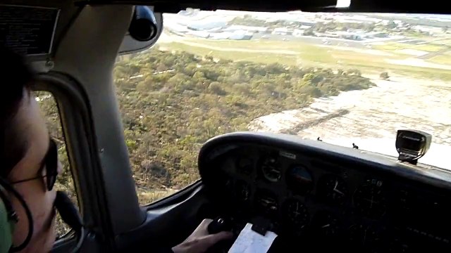 Jandakot Airport Cessna 172 landing