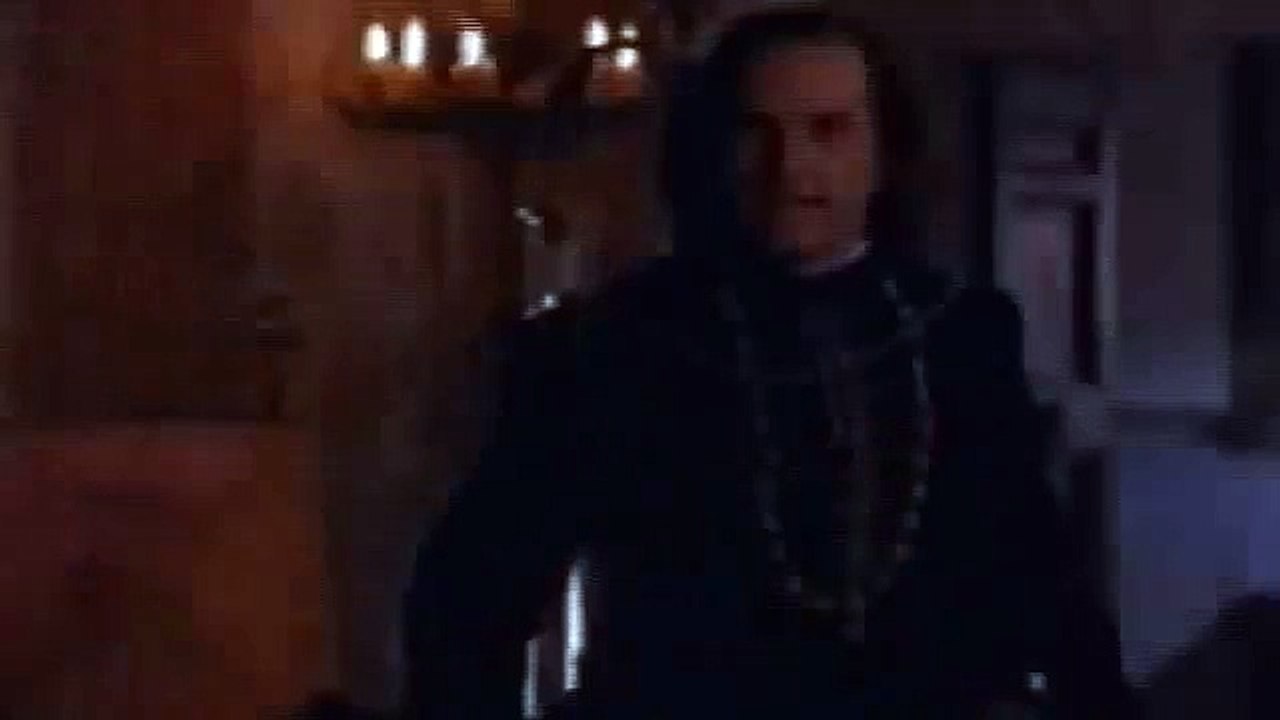 Kevin Spacey (Frank Underwood) impersonates Iago from Shakespeare's "Othello"