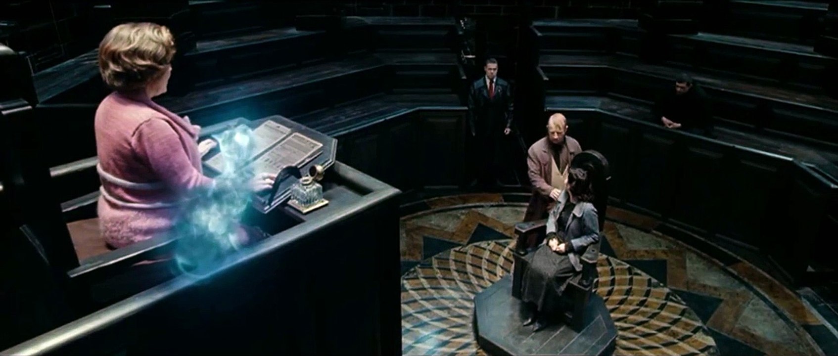Harry attacks Dolores Umbridge - Harry Potter and the deathly hallows part 1