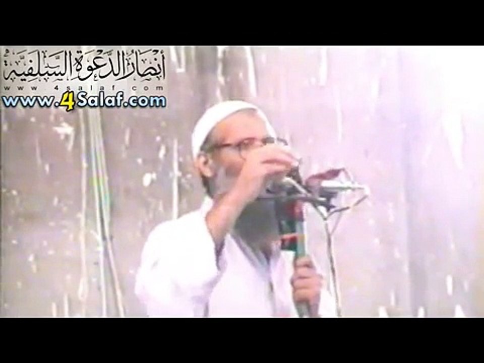 انظر إلى تراجع الشيخ الإمام محمد سعيد رسلان  عن خطأ أخطأه على المنبر ,  من خطبة عام 2002