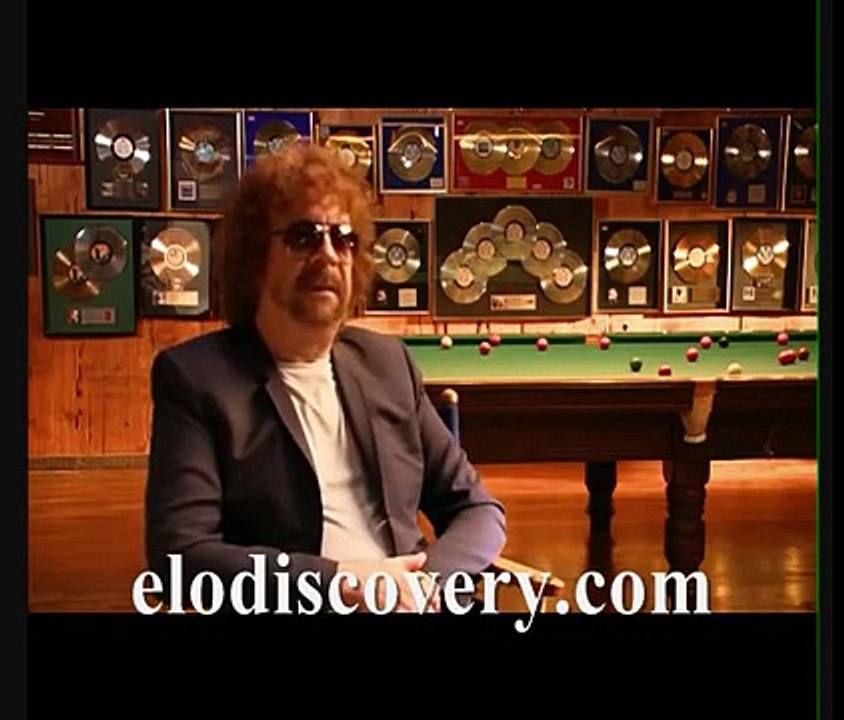 Jeff Lynne & George Harrison play banjos