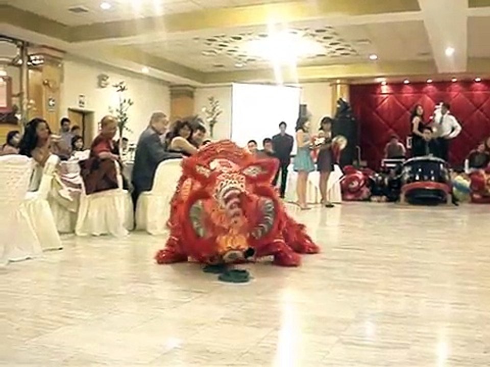 Danza del Leon - Grupo Leon Beneficencia China - "Leon y la  Serpiente"