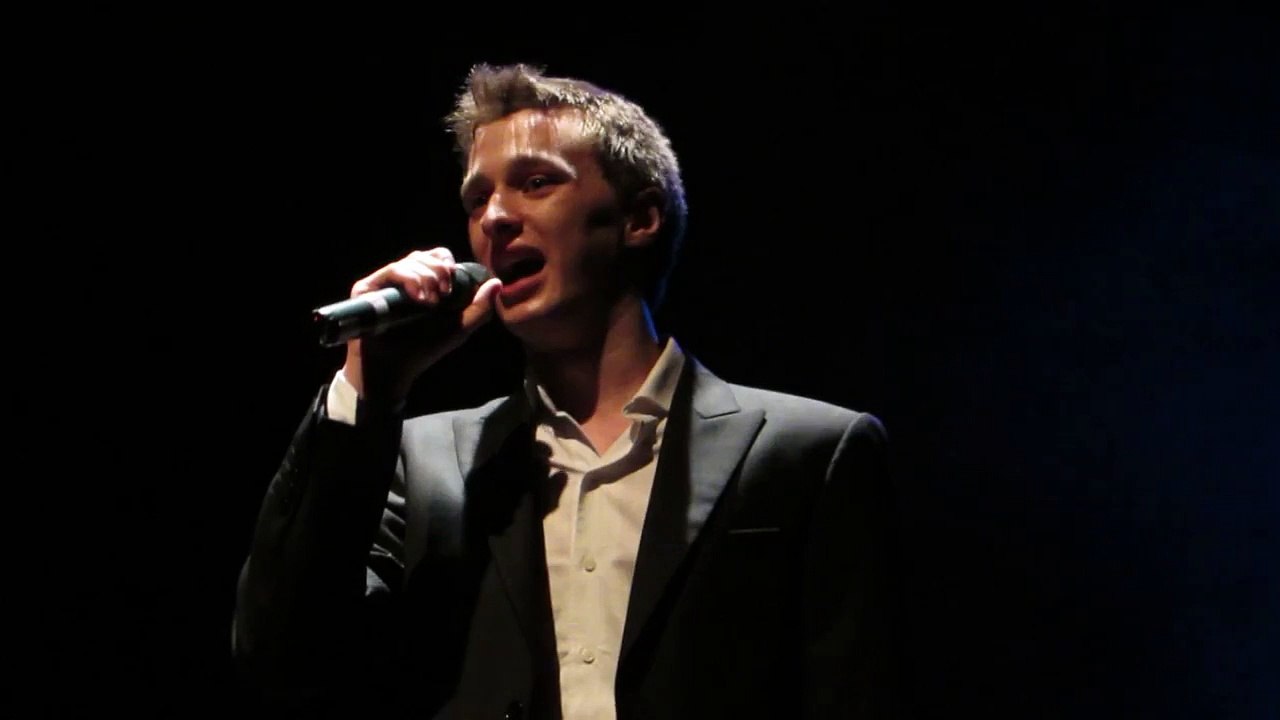 URIEL BUK cantando en MUESTRA ALUMNOS de CANTO Estudio JUAN RODO 12-06-13