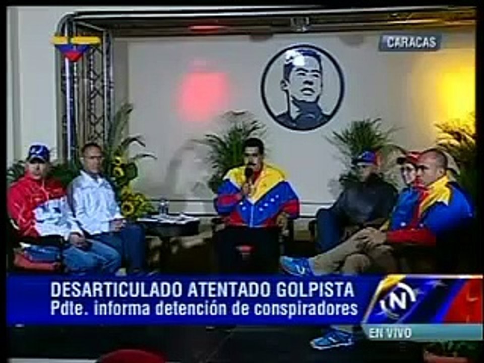Maduro denuncia golpe de estado y ordena "13 de abril permanente"