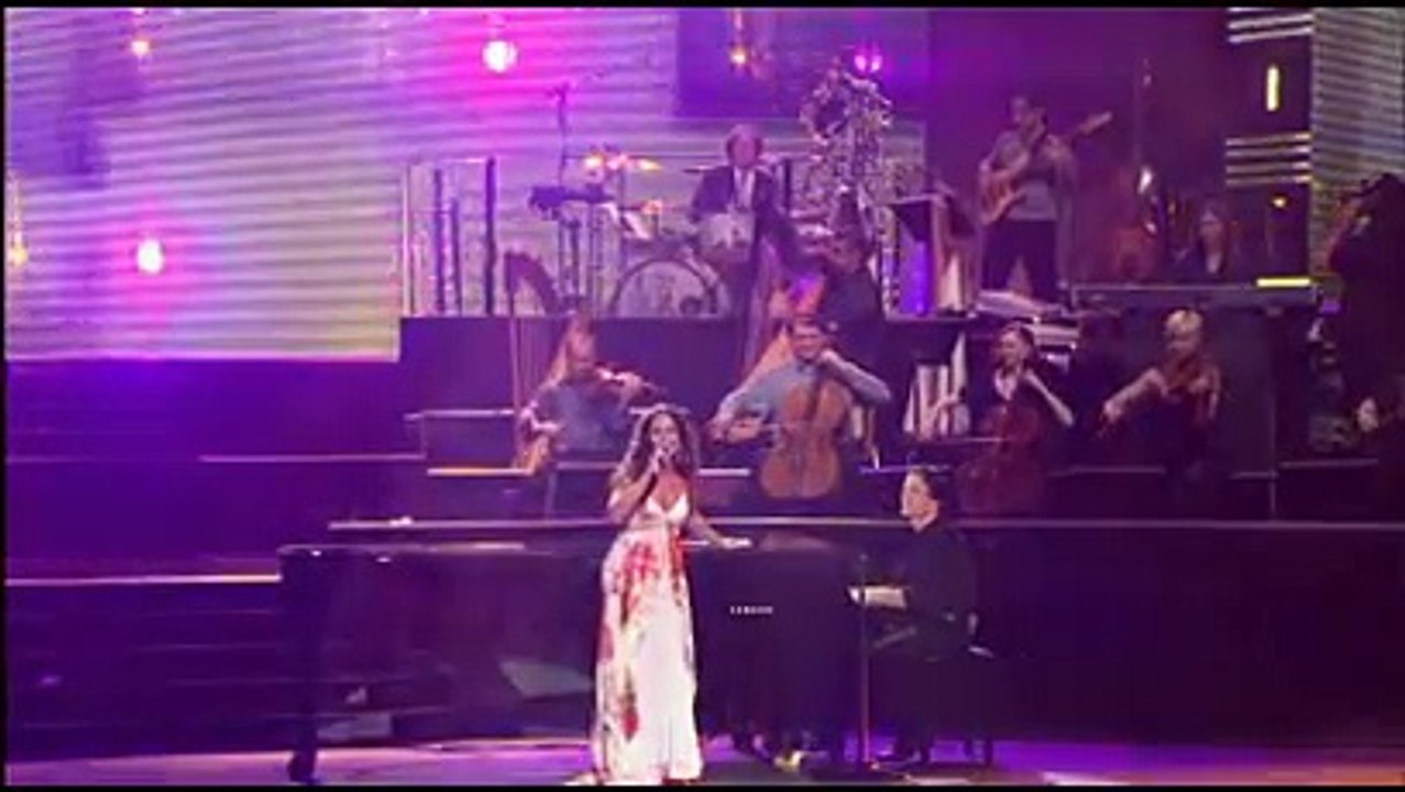 Yanni & Lucero - Eterno es Este Amor