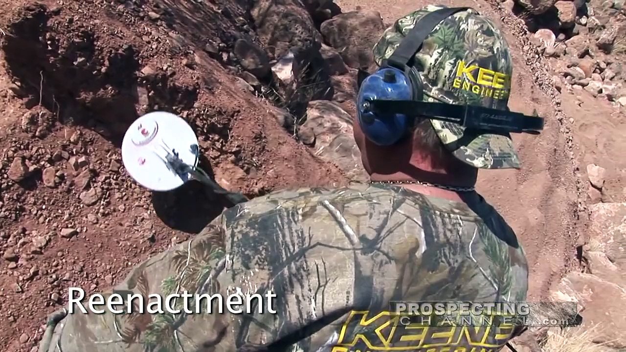 Pat Keene finds Gold Nugget using Minelab GPX 5000