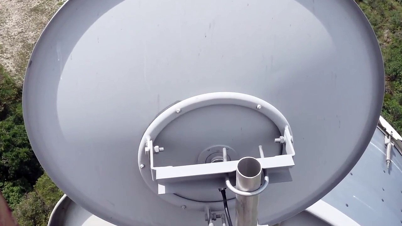 LanPro 5ghz long range wireless link. Unlicensed band. Long link over a city.  LP-5a