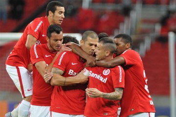 Inter vence o Palmeiras no Beira-Rio e segue vivo na briga pelo G4