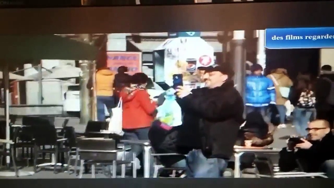 Funny full video Cristiano Ronaldo in disguise, surprises a kid on a Madrid's street