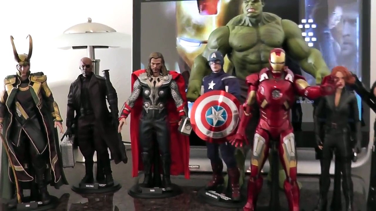 HOT TOYS AVENGERS ASSEMBLED HULK, MARK VII, BLACK WIDOW, THOR, CAPTAIN AMERICA, HAWKEYE, NICK FURY