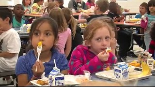 Chef Introduces Delicious School Food Choices