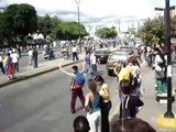 Motorizados chavistas violentan marcha a defensoria -parte2