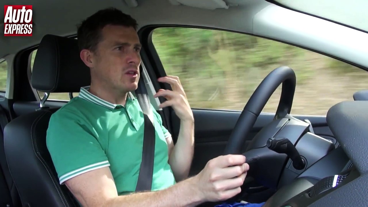 Ford Focus thay đổi tinh tế về ngoại thất