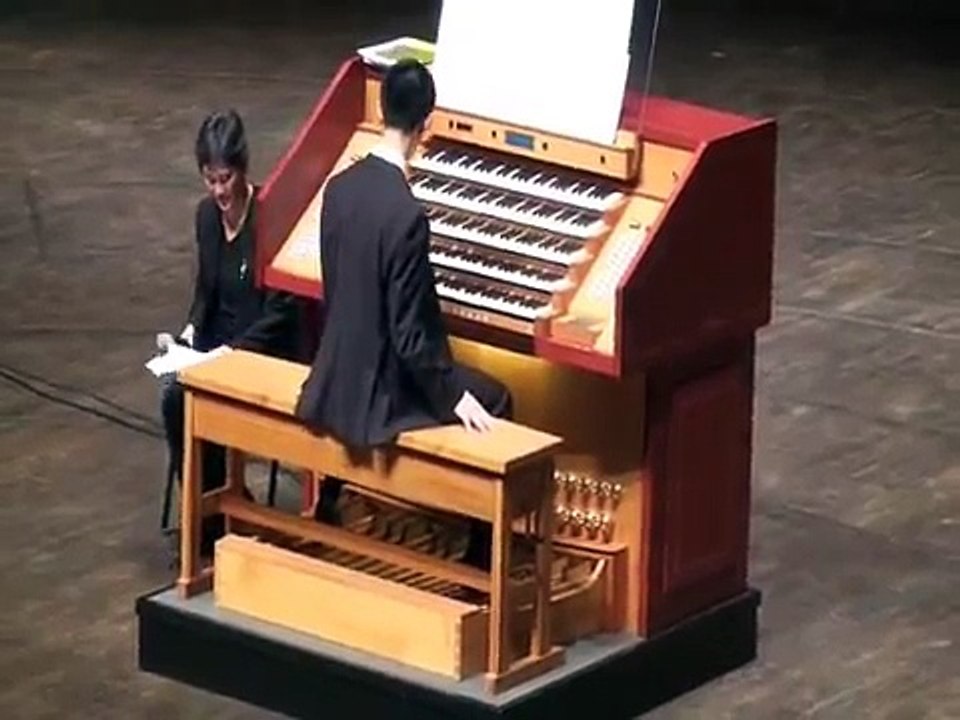 Flight of the Bumble Bee (pedal solo) - arranged by Eric Fan