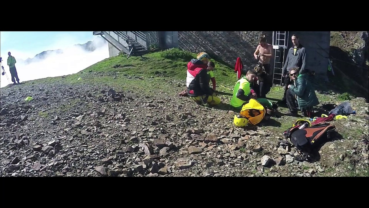 Saut Pendulaire du téléphérique du Pic du Midi - Pyrenaline - EXTREME ROPE JUMP