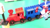 Peppa Pig Train Station Construction Set Duplo Lego Spiderman saves George Pig with Daddy Pig