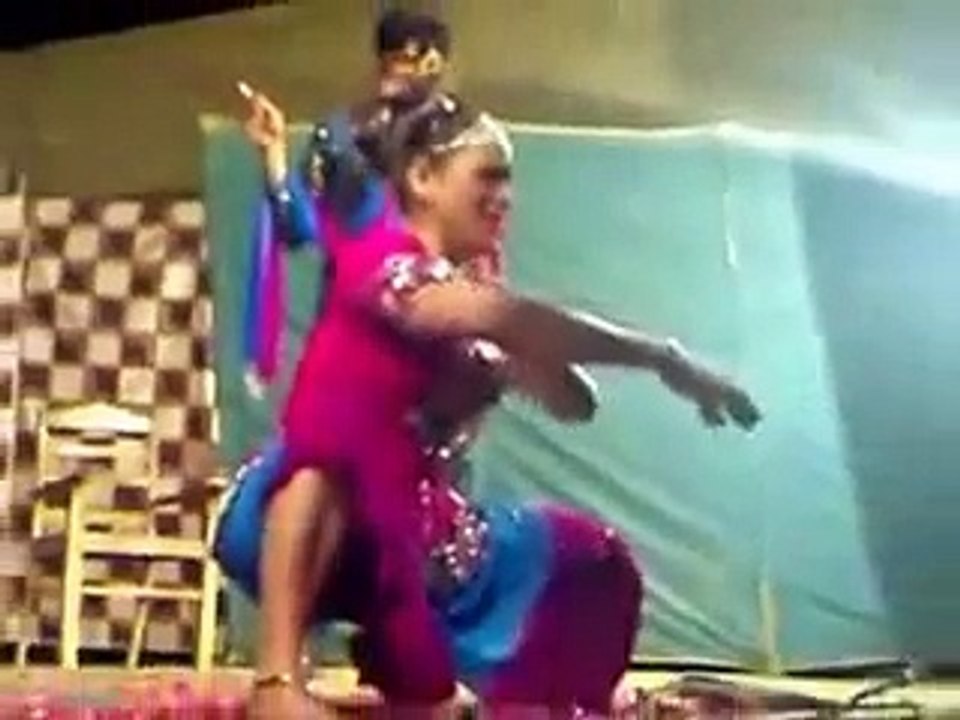 Shabana Multani Hottest Cleavage Mujra on Stage