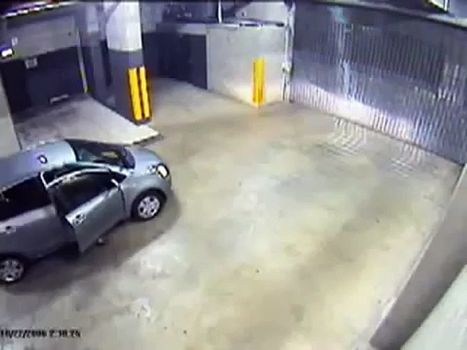 Chico se atropella así mismo en el garaje - EPIC FAIL