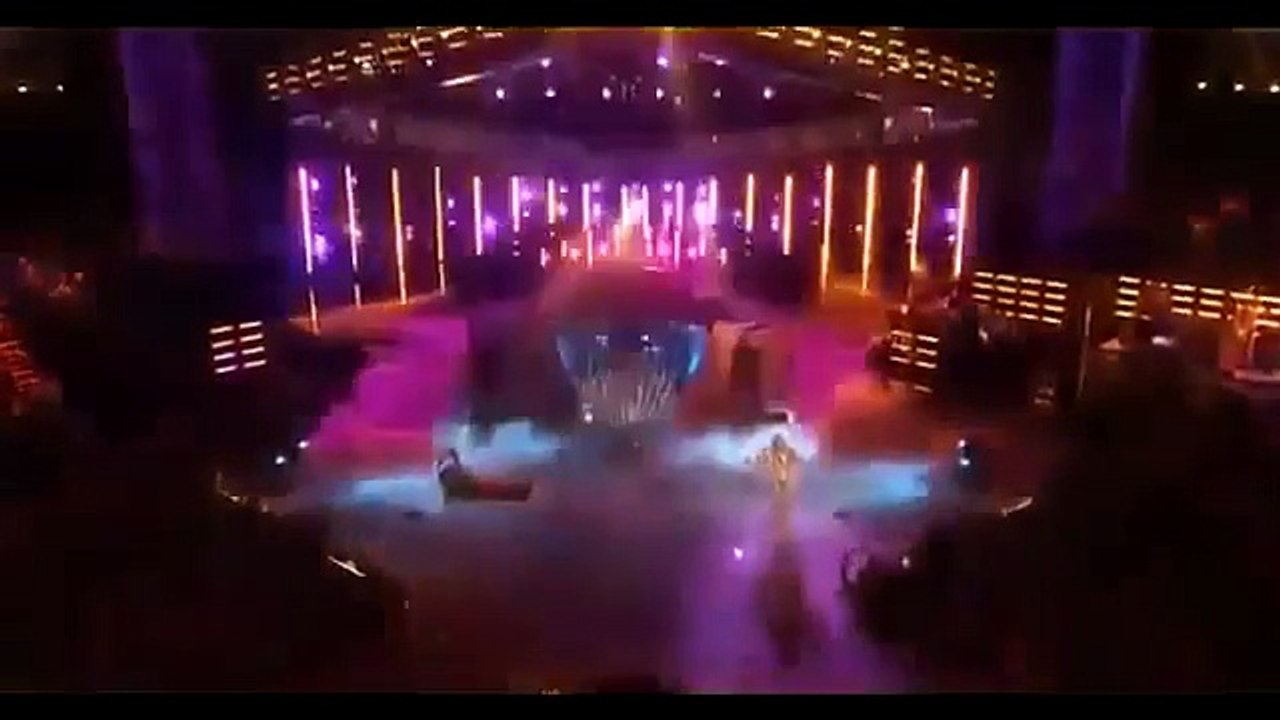 Lady Gaga and Christina Aguilera "The Voice" - Do what you want (live)