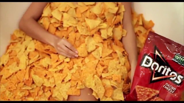 Video Iklan Lucu SEKSI & Lucu Keripik Funny Doritos Banned Commercials