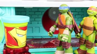 Play Doh Hulk with Play Doh Iron Man vs Teenage Mutant Ninja Turtles with Superman and The Flash